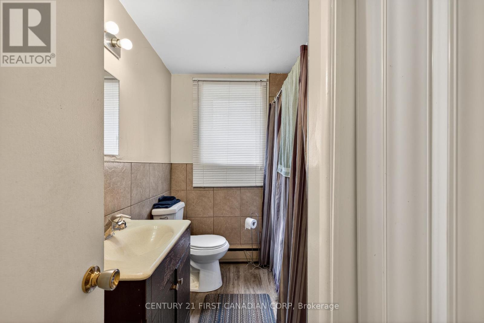 197 BARKER STREET - 40