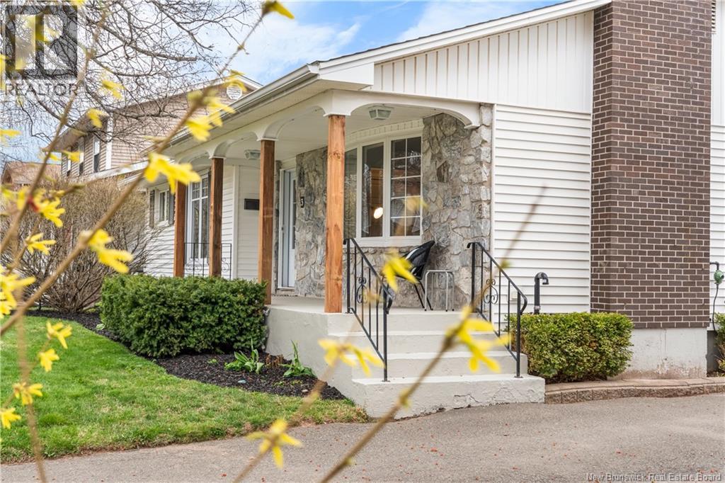 3 Laird Avenue - 43