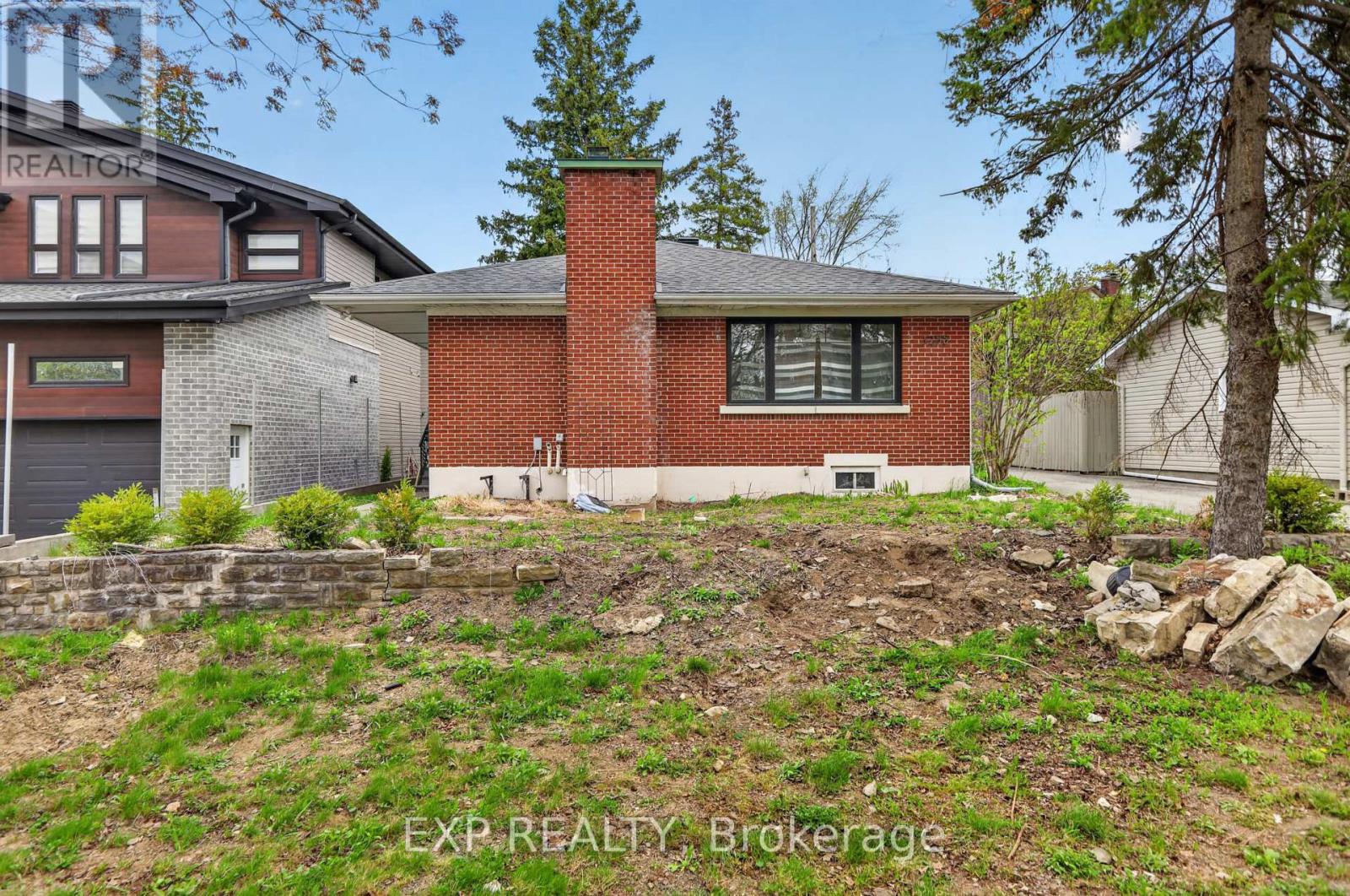 1255 EVANS BOULEVARD N - 11