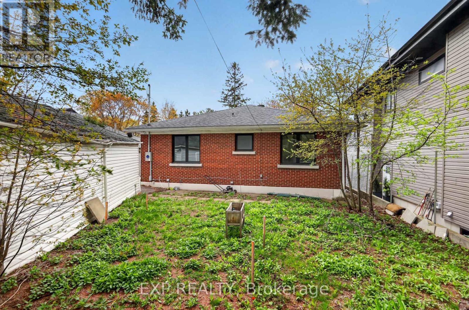 1255 EVANS BOULEVARD N - 12