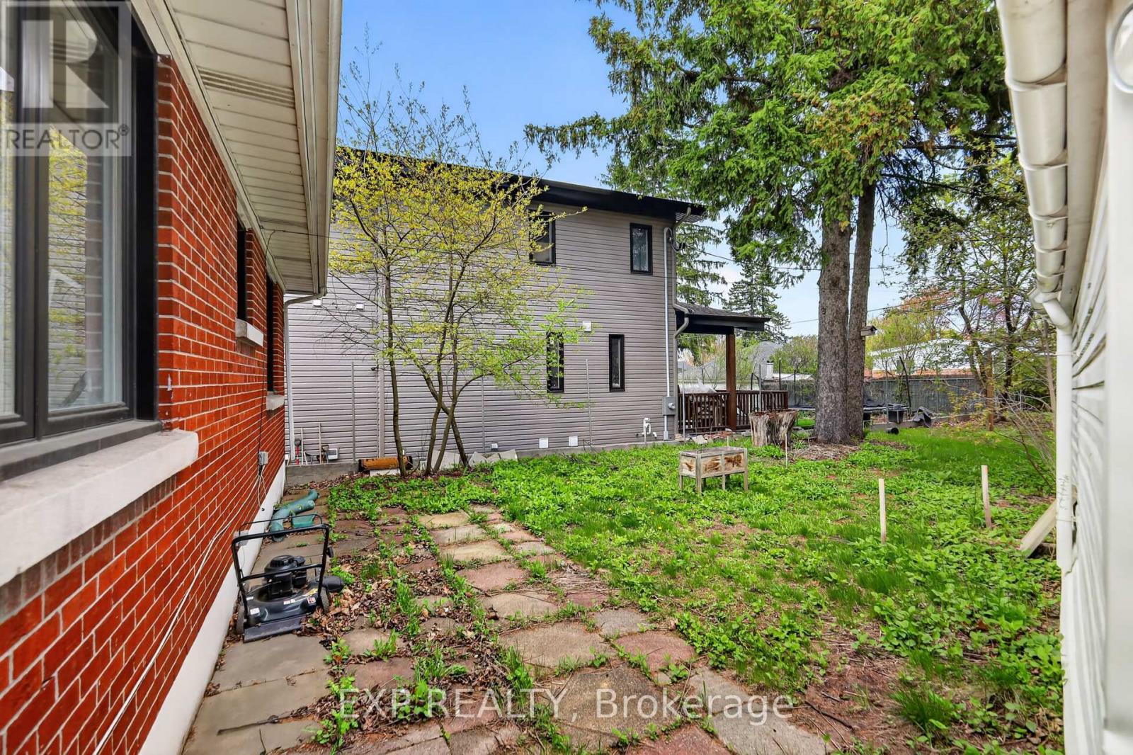 1255 EVANS BOULEVARD N - 13