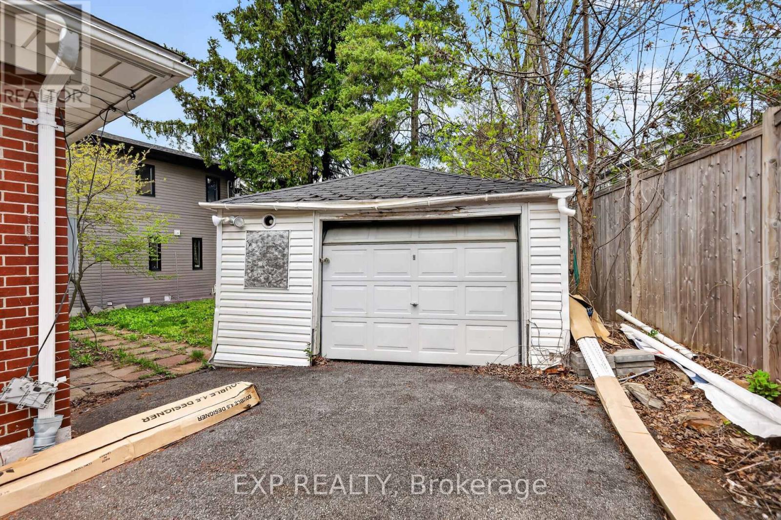 1255 EVANS BOULEVARD N - 16