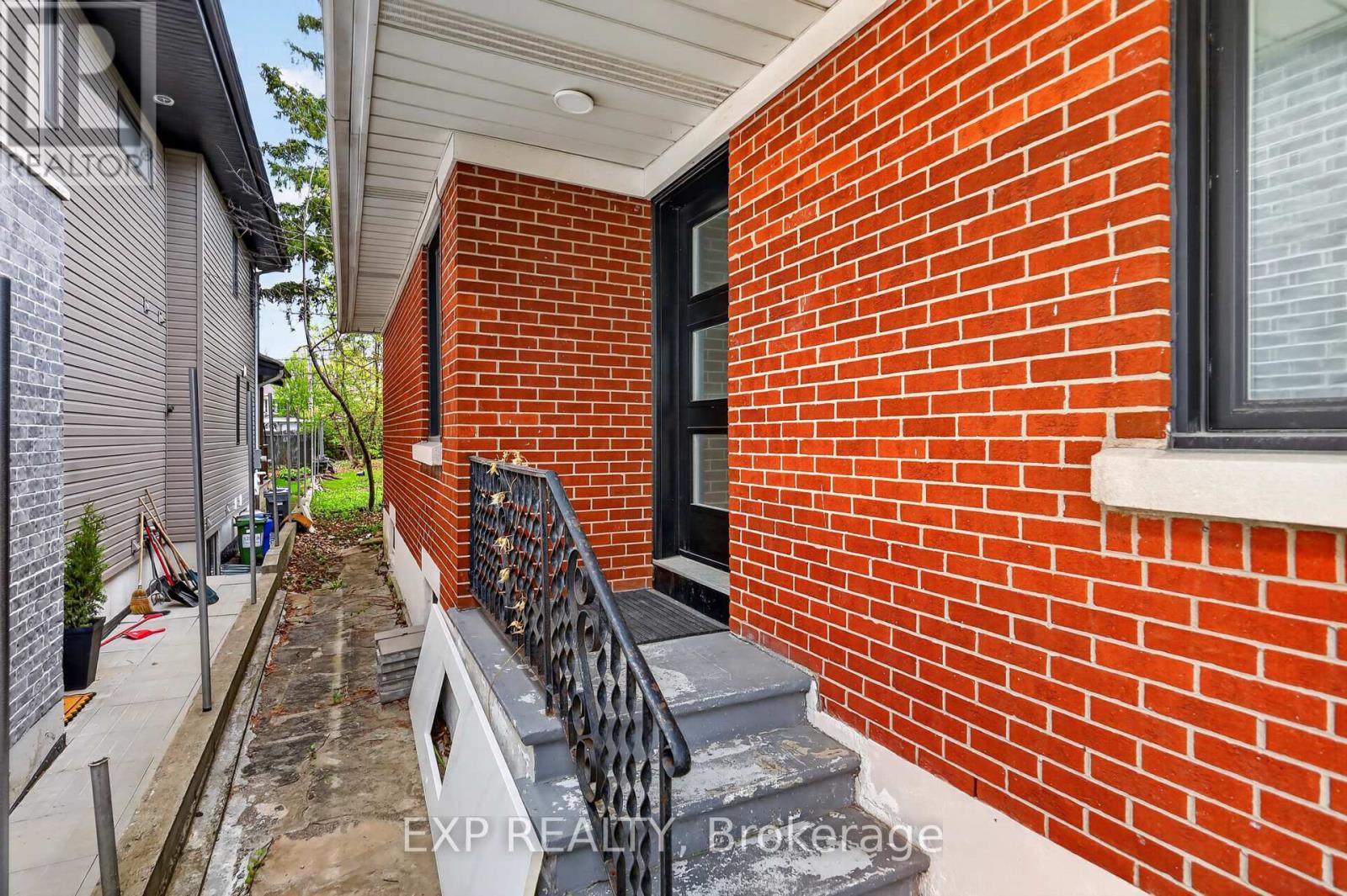 1255 EVANS BOULEVARD N - 6