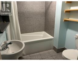 Foyer - 190 Ecclestone Drive, Bracebridge, ON P1L1E5 Photo 6