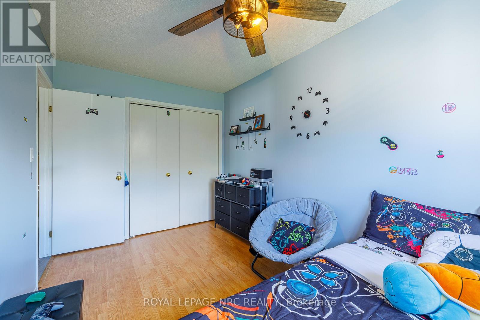 5880 CRIMSON DRIVE - 23