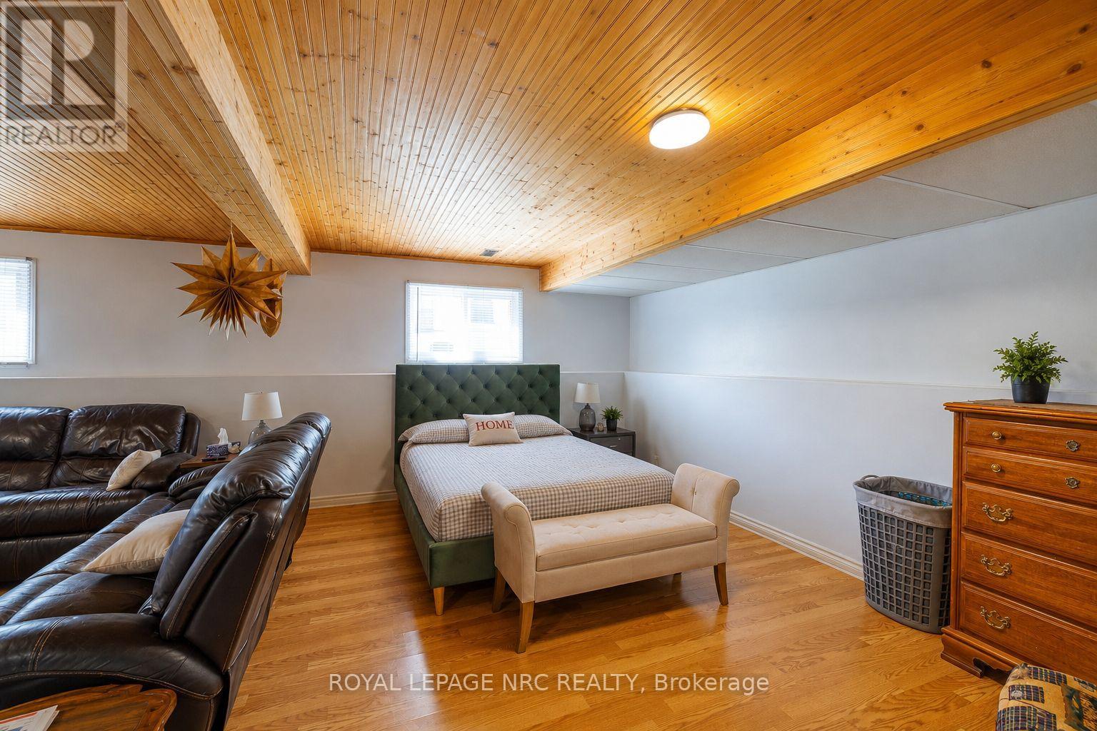 5880 CRIMSON DRIVE - 31
