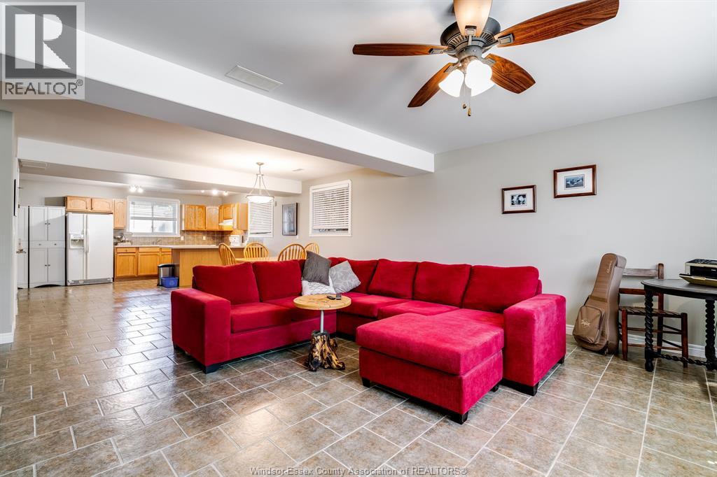 210 Dieppe CRESCENT, Kingsville, Ontario, N9Y4B9 — Photo 2