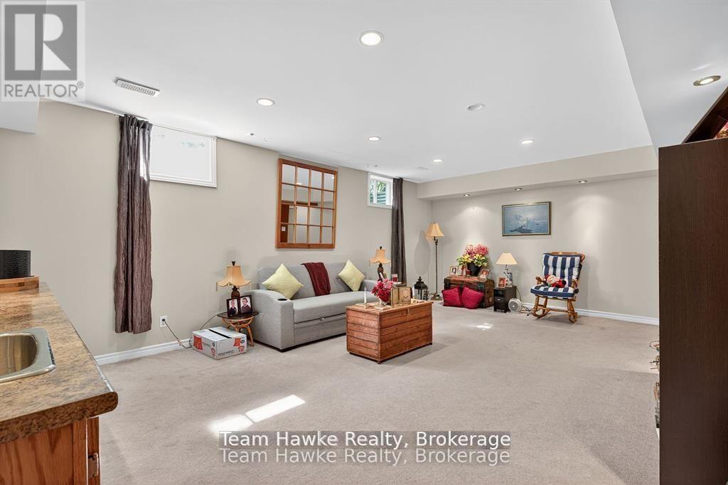 29 BOYD CRESCENT - 33