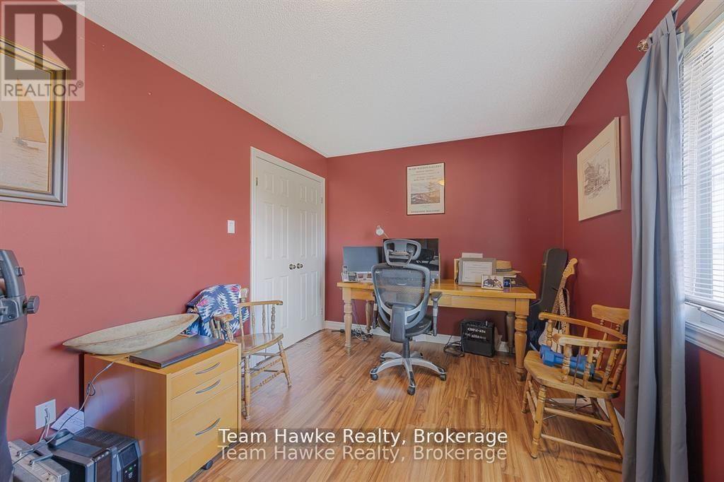 29 BOYD CRESCENT - 34