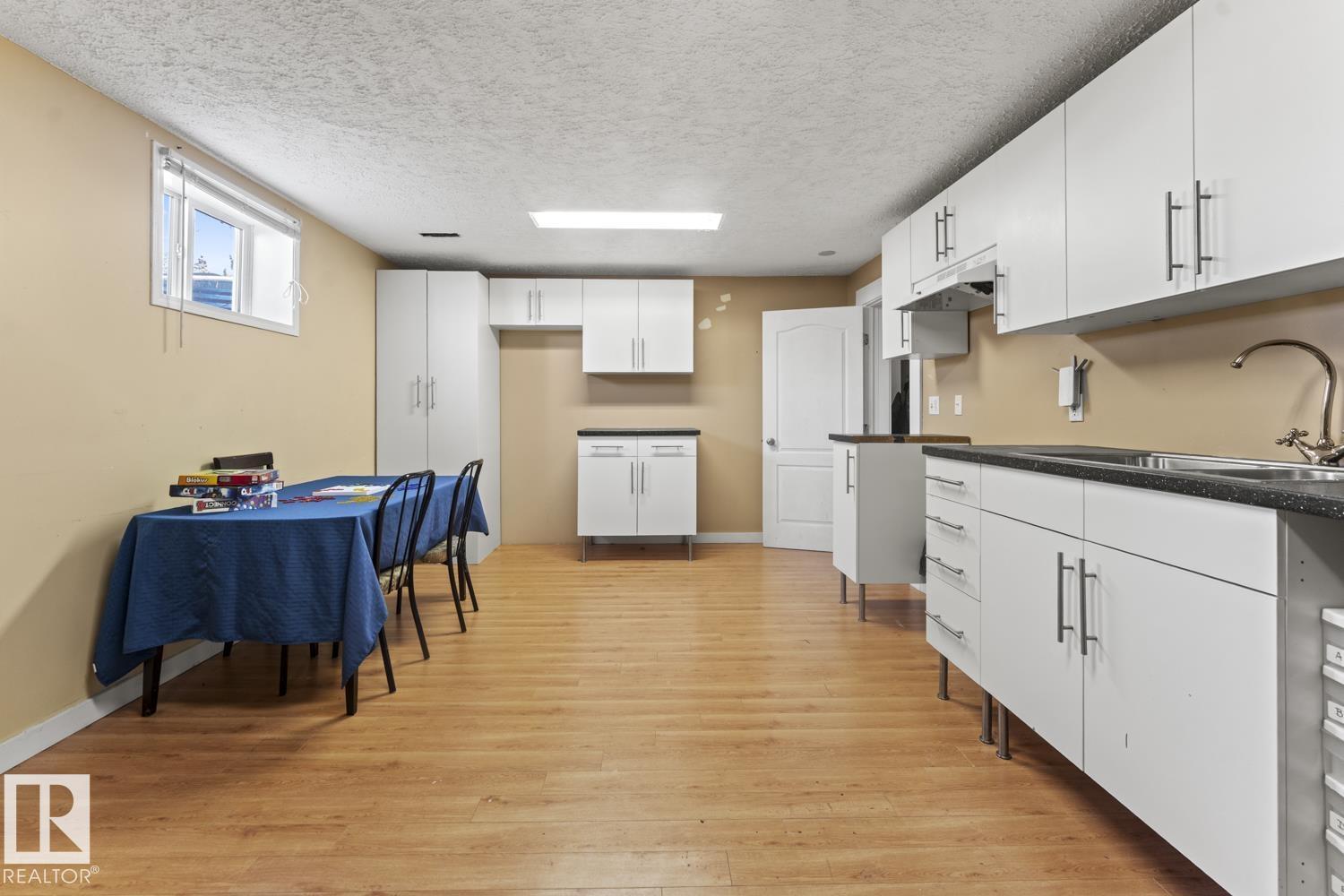 4908 59 ST - 12