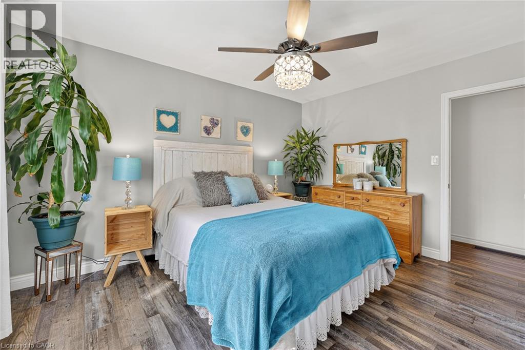 269 ROBINSON Street - 30