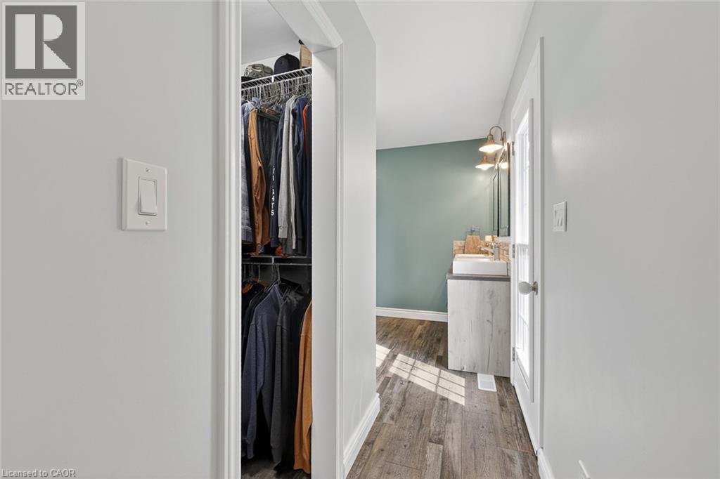 269 ROBINSON Street - 31