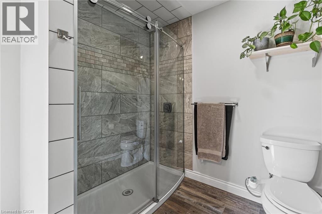 269 ROBINSON Street - 33