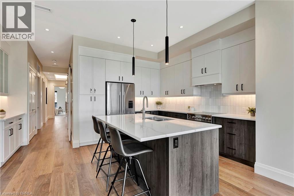 2-bedroom home for sale at 7 GRAND RIVER Street N Unit# 302, Paris ON · photo 8 of 38