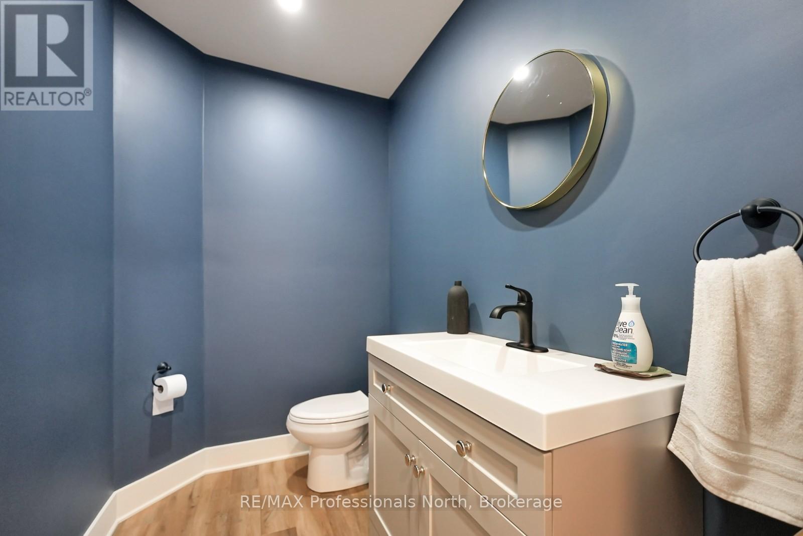 1086 STOTHART CREEK ROAD - 38