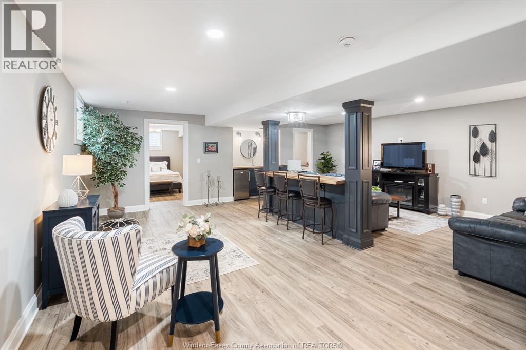 145 MEADOWVIEW AVENUE - 33