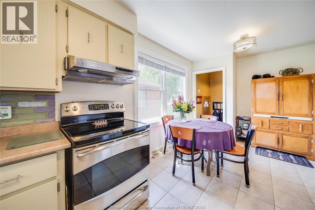 1347 BERNARD ROAD - 10