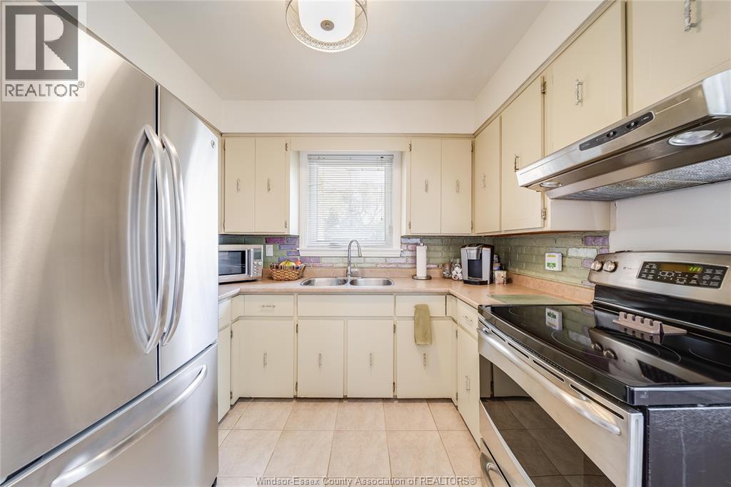 1347 BERNARD ROAD - 11