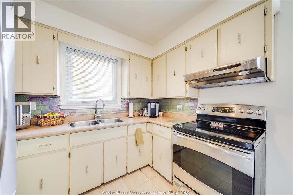 1347 BERNARD ROAD - 12