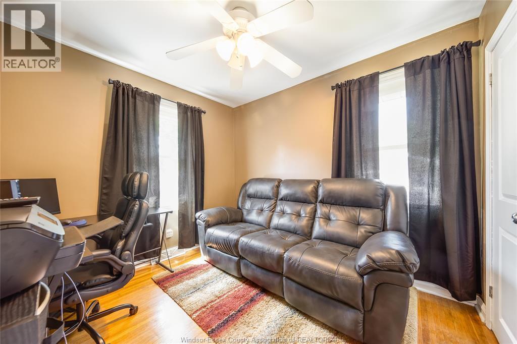 1347 BERNARD ROAD - 17