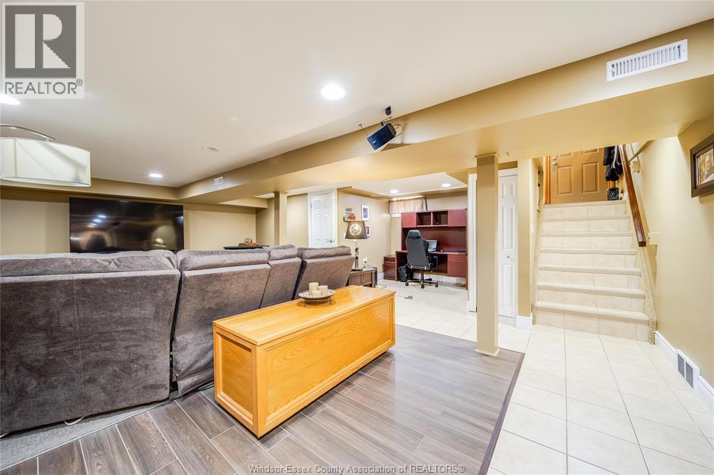 1347 BERNARD ROAD - 20