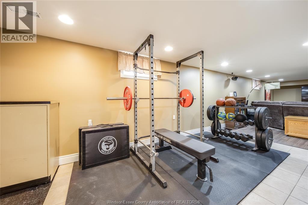1347 BERNARD ROAD - 27