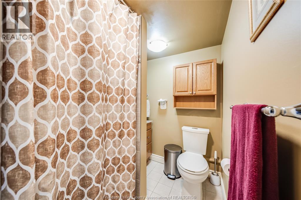 1347 BERNARD ROAD - 28