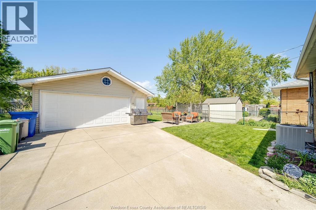 1347 BERNARD ROAD - 32
