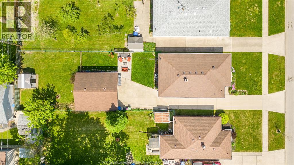 1347 BERNARD ROAD - 39