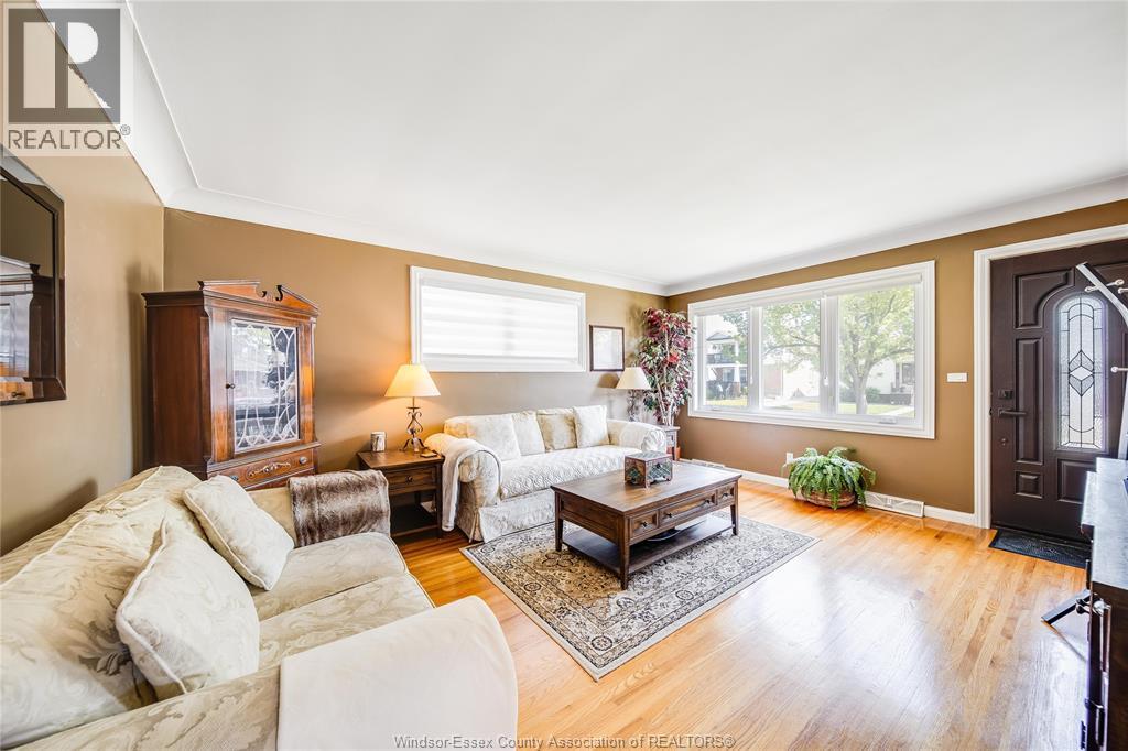 1347 BERNARD ROAD - 6