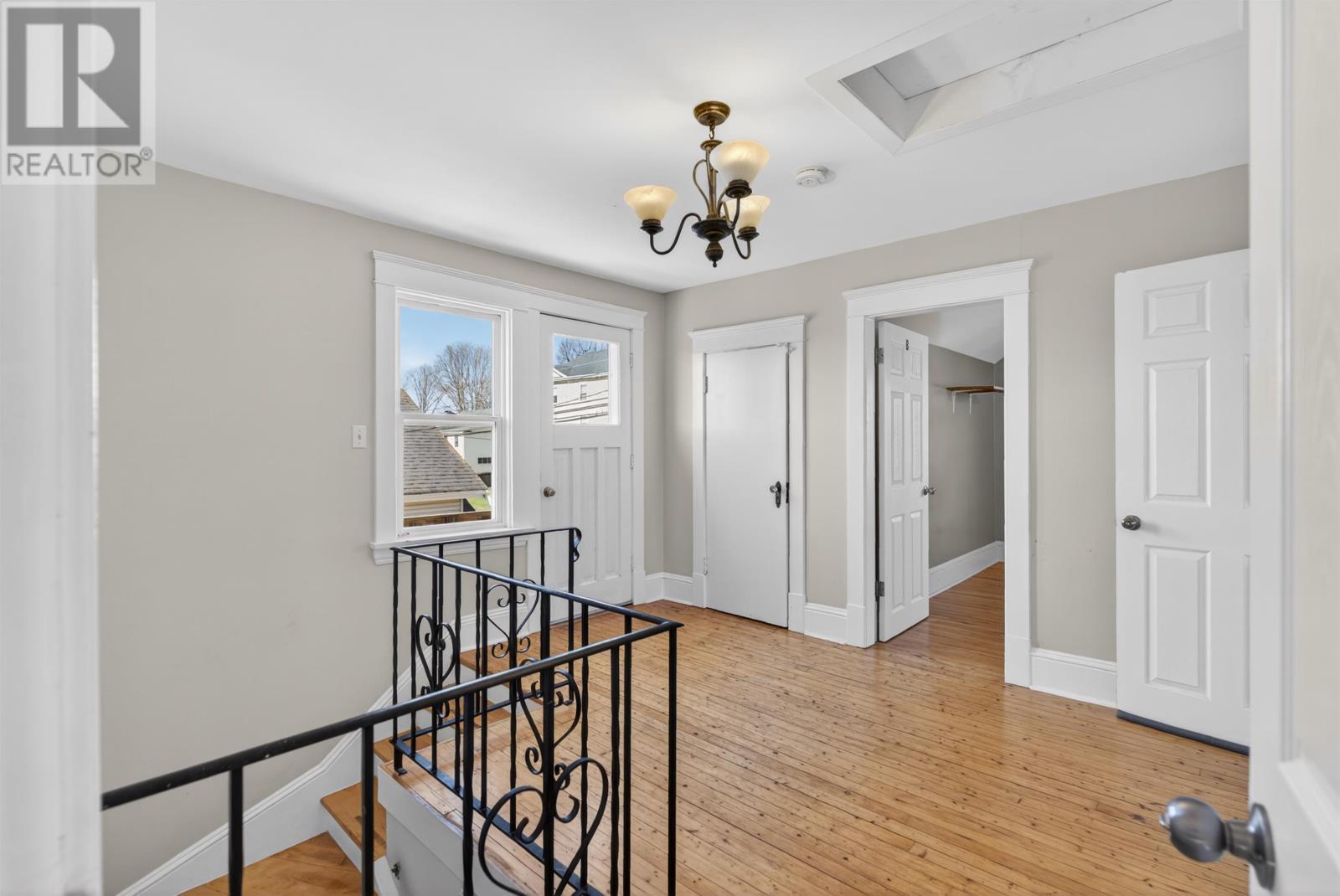 289 Granville Street - 19