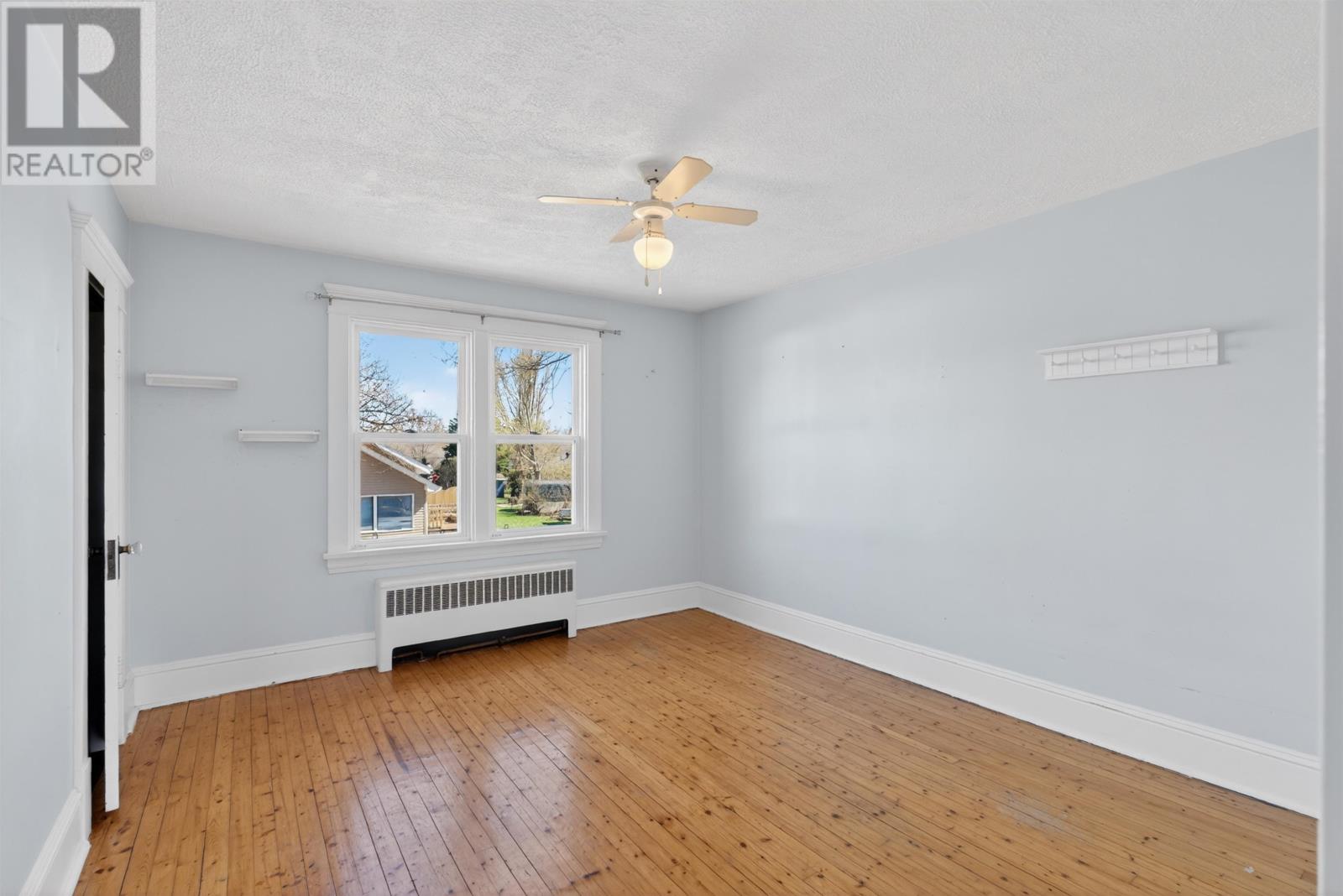 289 Granville Street - 21