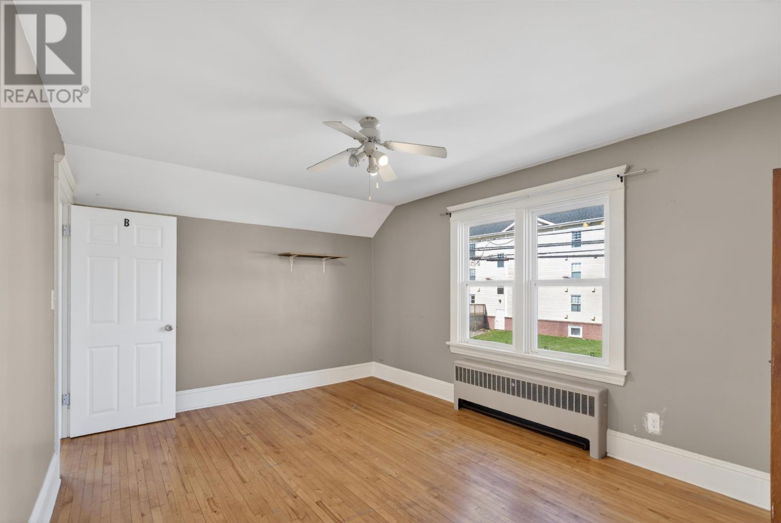 289 Granville Street - 25