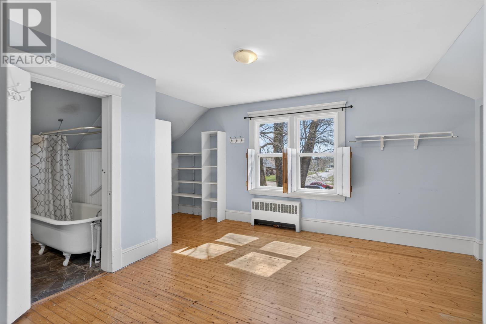 289 Granville Street - 23