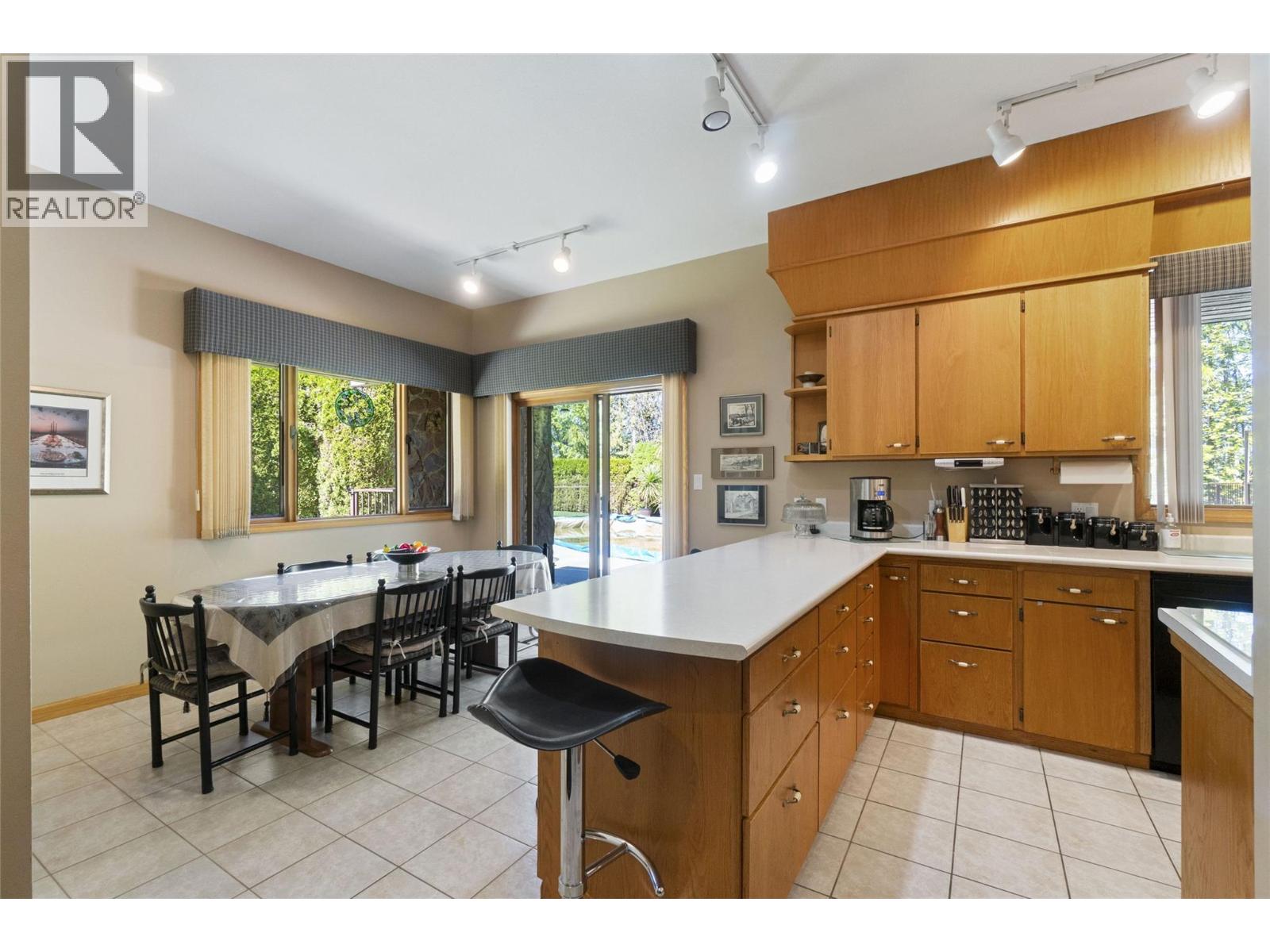 1 to 5 2924 Eagle Bay Road, Blind Bay