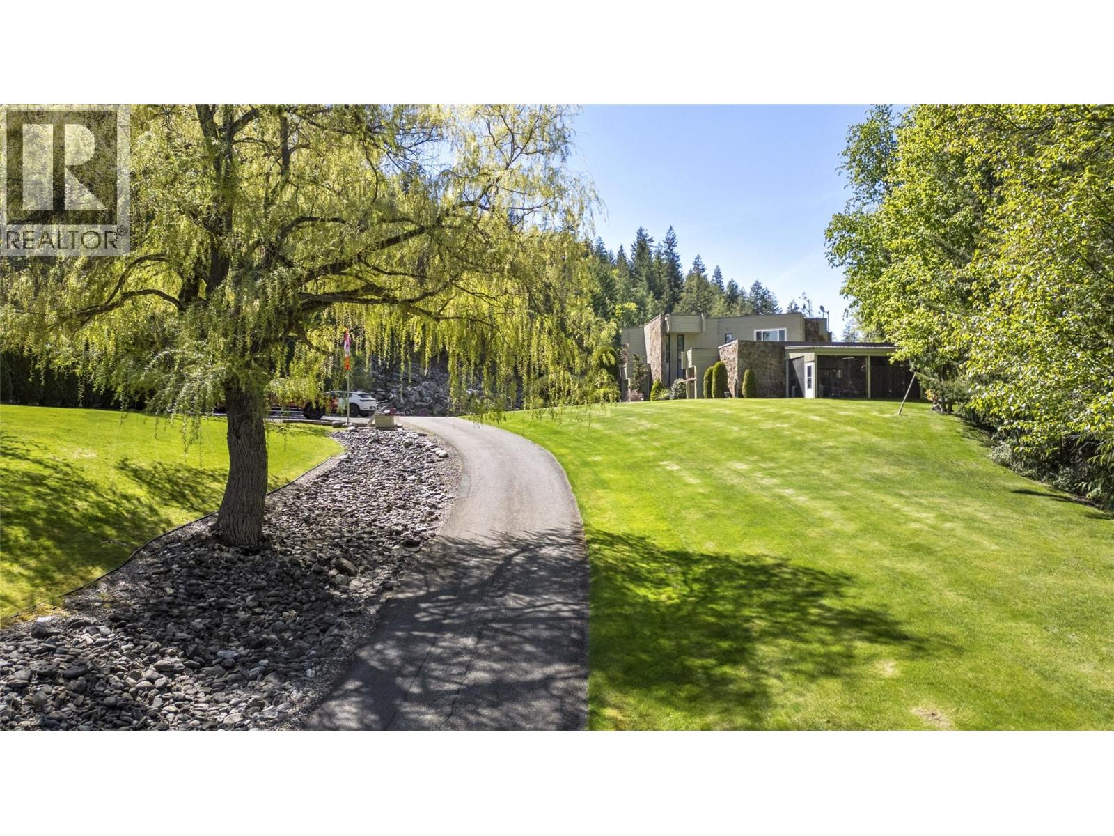 1 to 5 2924 Eagle Bay Road, Blind Bay