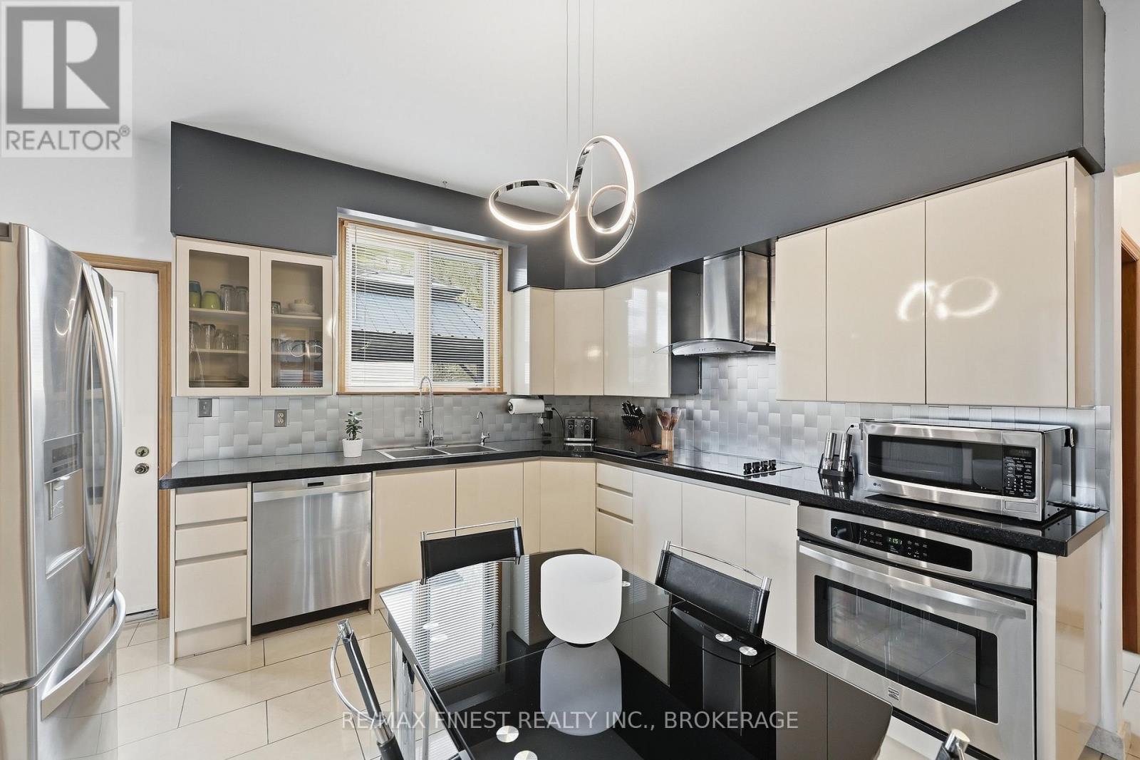 895 NOTTINGHILL AVENUE - 15