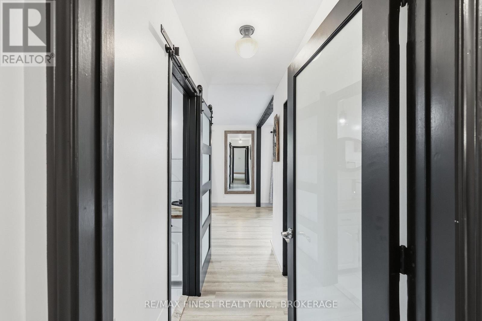 895 NOTTINGHILL AVENUE - 26