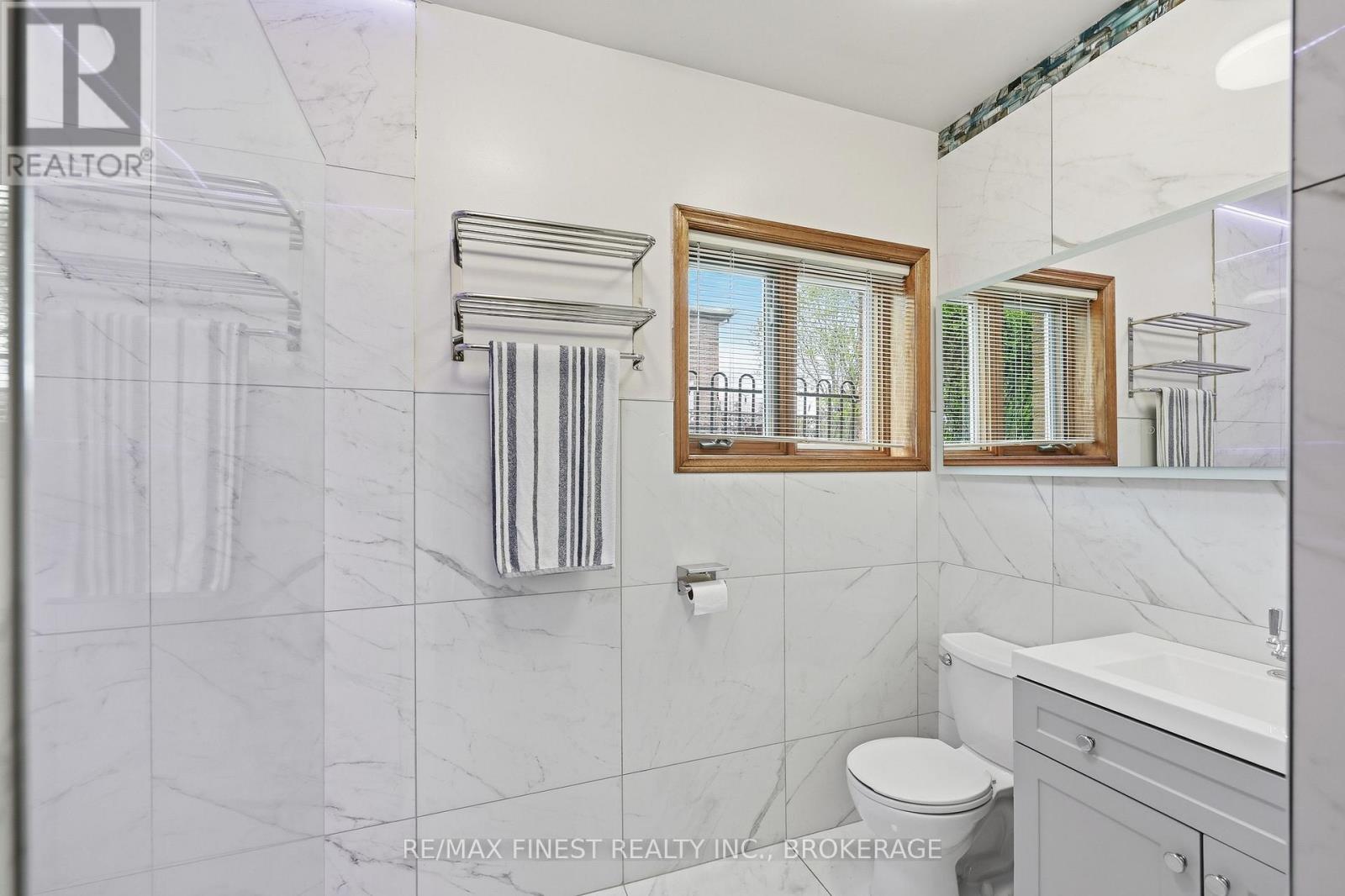 895 NOTTINGHILL AVENUE - 33