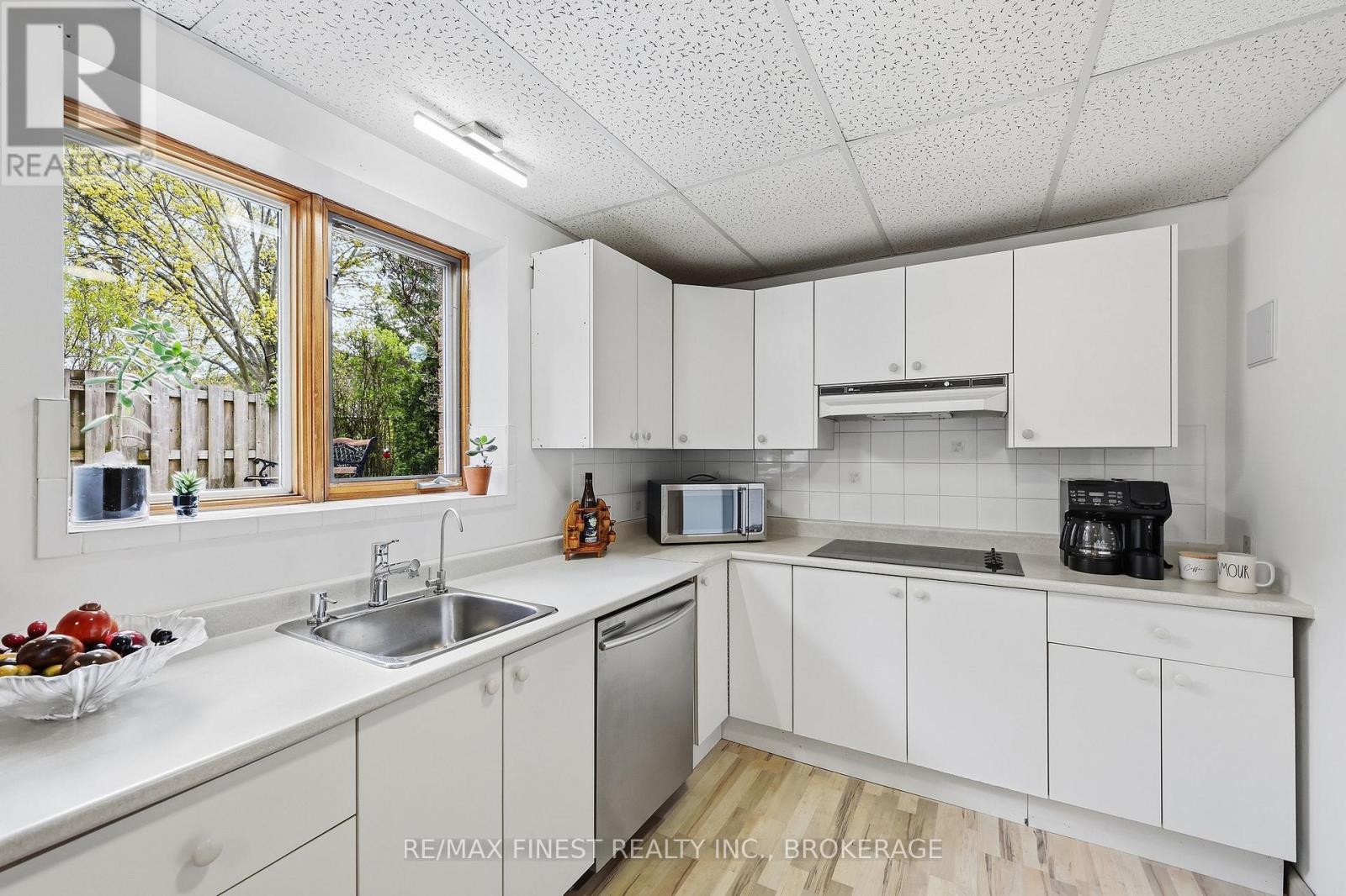 895 NOTTINGHILL AVENUE - 35