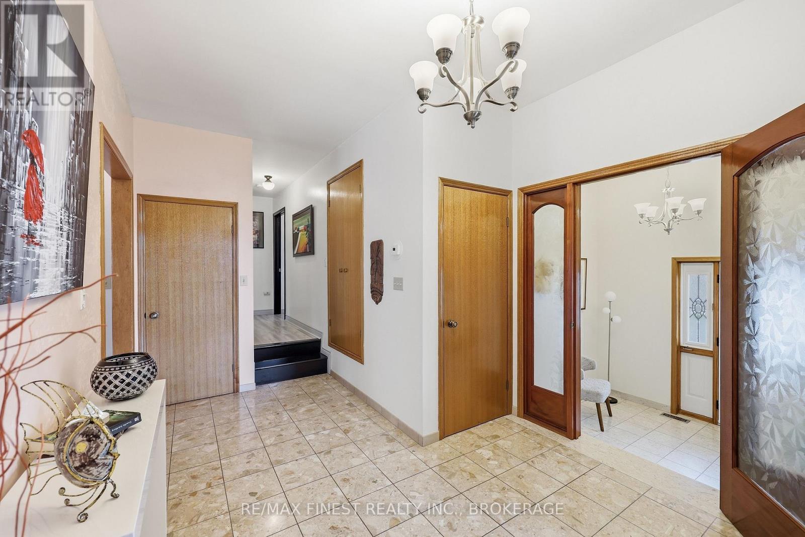 895 NOTTINGHILL AVENUE - 7