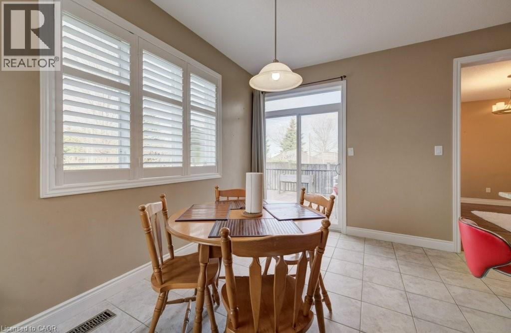 331 WESTPARK Crescent Unit# UPPER, Waterloo, Ontario, N2T3A2 — Photo 29