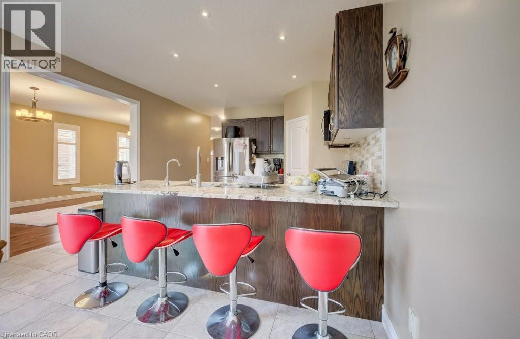 331 WESTPARK Crescent Unit# UPPER, Waterloo, Ontario, N2T3A2 — Photo 7