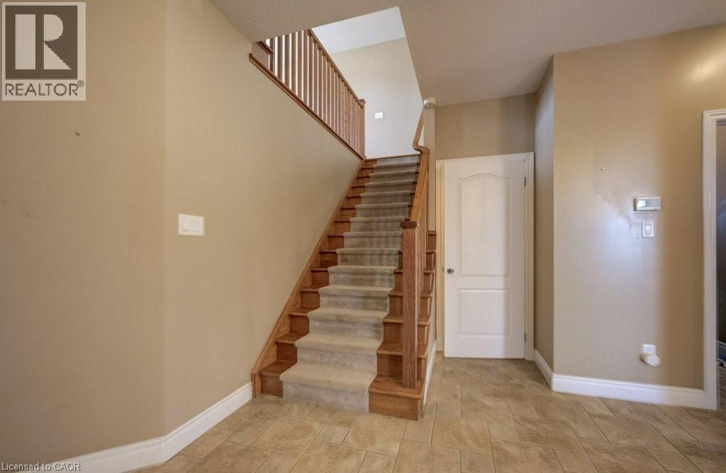 331 WESTPARK Crescent Unit# UPPER, Waterloo, Ontario, N2T3A2 — Photo 9