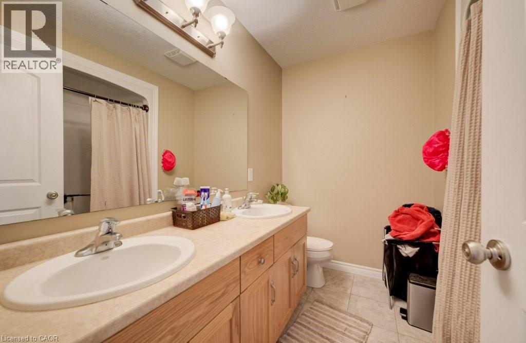 331 WESTPARK Crescent Unit# UPPER, Waterloo, Ontario, N2T3A2 — Photo 37