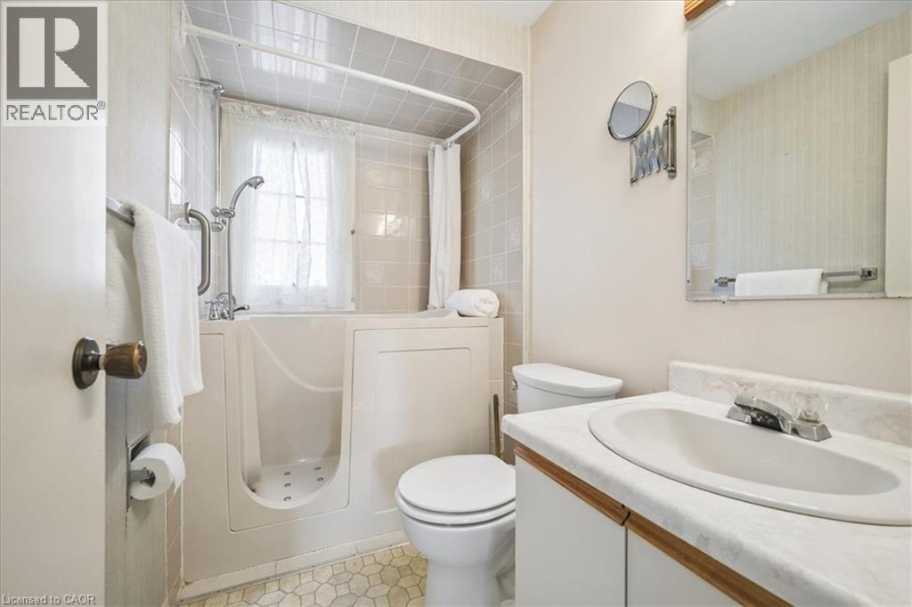 2330 MARINE Drive, Oakville, Ontario, L6L1C3 — Photo 36