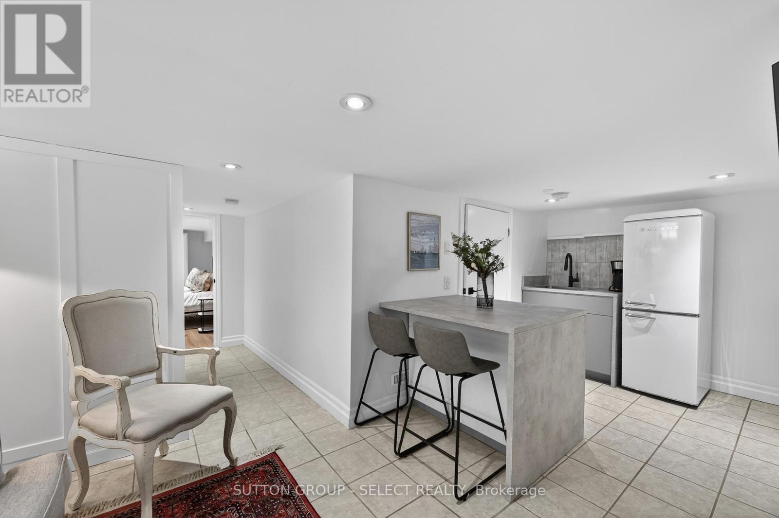 48 BARKER STREET - 15
