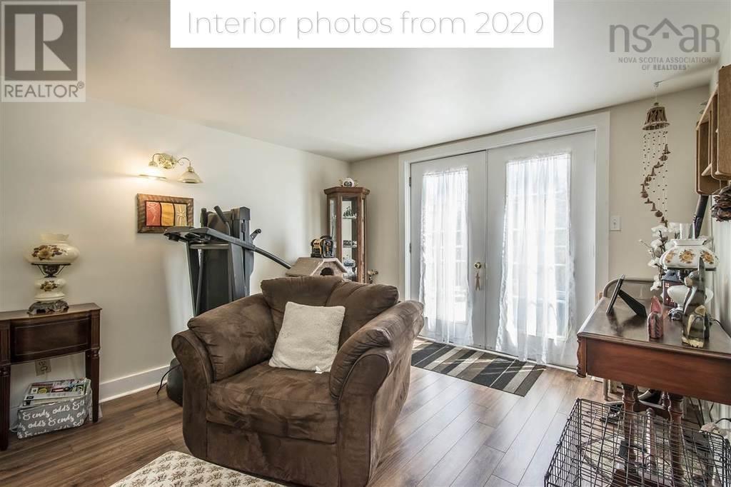 Property 23 of 27 of 828 Clarence Road