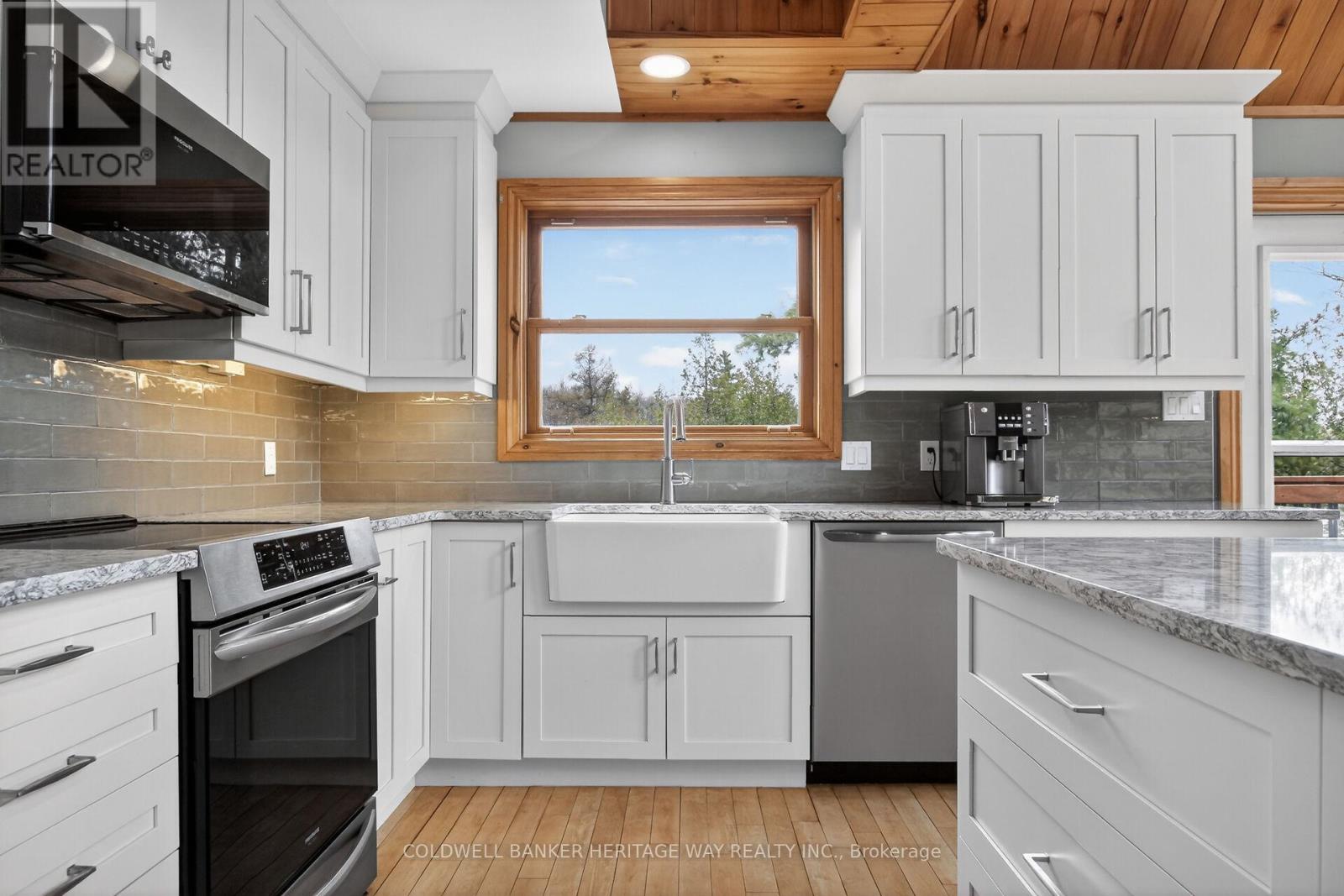 1220 THOMAS LANE - 10