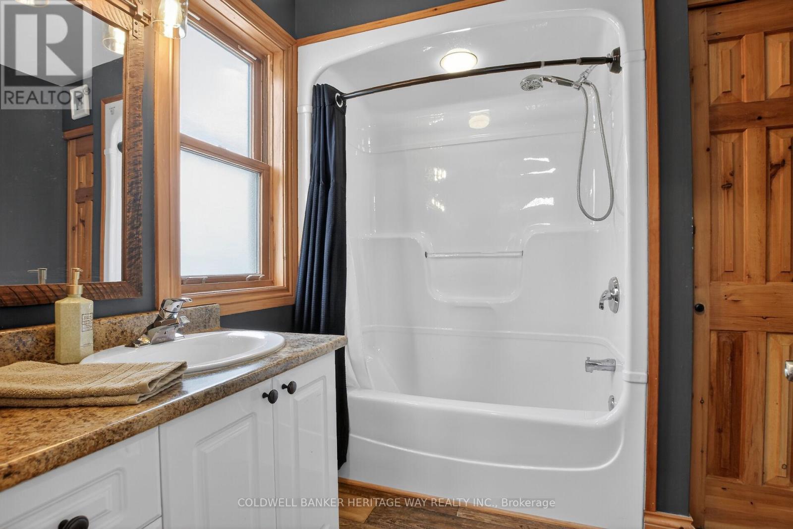 1220 THOMAS LANE - 18